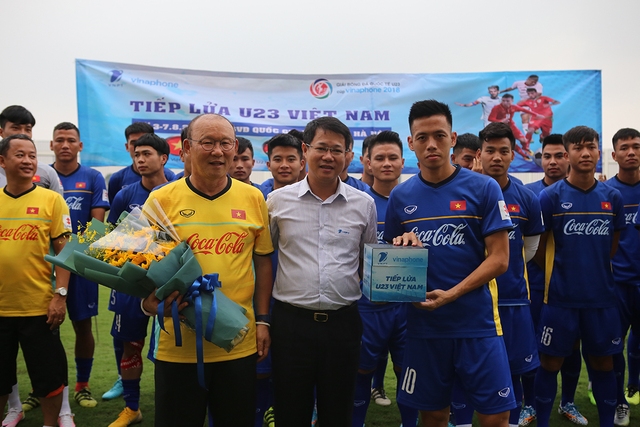 Món quà bất ngờ dành cho các cầu thủ U23 Việt Nam trước thềm giải đấu - Ảnh 1.