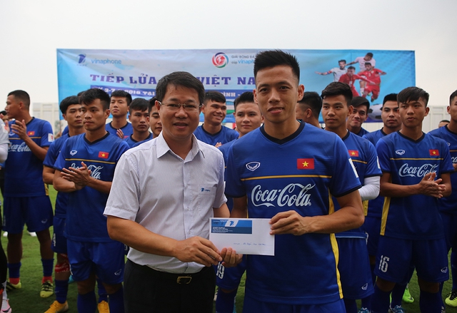 Món quà bất ngờ dành cho các cầu thủ U23 Việt Nam trước thềm giải đấu - Ảnh 2.