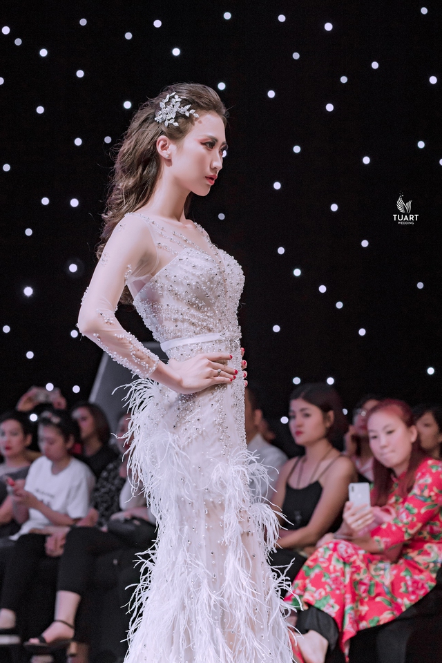 Noo Phước Thịnh, Á hậu Thư Dung cùng xuất hiện trong show diễn váy cưới 12 cung hoàng đạo - Ảnh 10.