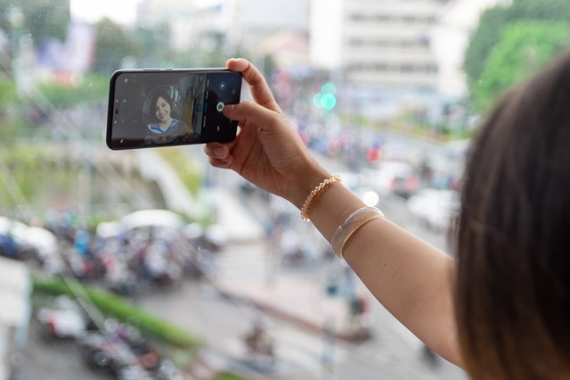 Bạn đ&atilde; bao giờ nh&igrave;n thấy smartphone c&oacute; tới 4 camera AI th&ocirc;ng minh chưa? C&ugrave;ng chi&ecirc;m ngưỡng nh&eacute;! - Ảnh 7.