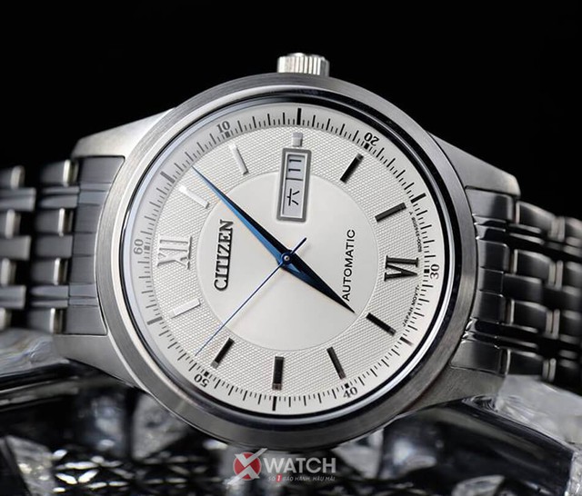 5 mẫu đồng hồ nam chính hãng được săn lùng nhiều nhất tại Xwatch - Ảnh 3.