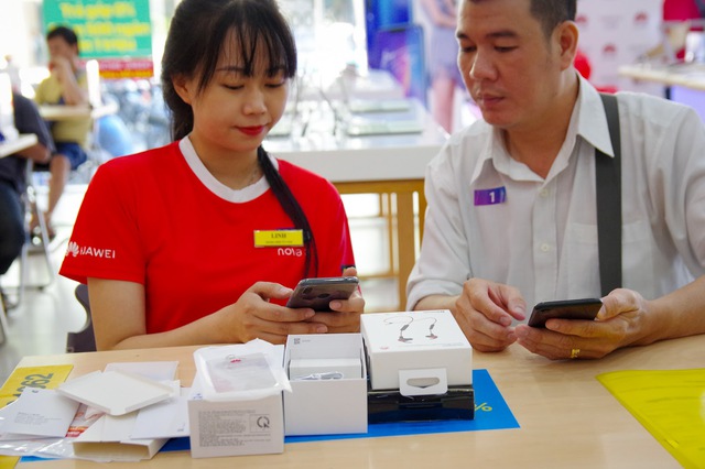 Huawei Nova 3i ch&iacute;nh thức mở b&aacute;n, đặt mục ti&ecirc;u trở th&agrave;nh thương hiệu smartphone thứ 2 tại Việt Nam trước 2020 - Ảnh 9.