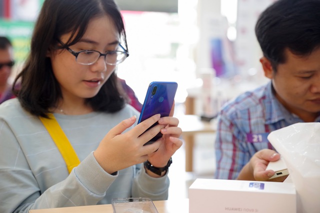 Huawei Nova 3i ch&iacute;nh thức mở b&aacute;n, đặt mục ti&ecirc;u trở th&agrave;nh thương hiệu smartphone thứ 2 tại Việt Nam trước 2020 - Ảnh 14.
