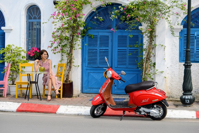 Chẳng cần bằng lái, chiếc xe ga mới toanh này đang làm các quý cô Hà thành mê mẩn - Ảnh 2.