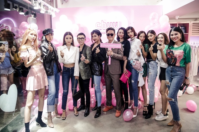 Phí Phương Anh, Quỳnh Anh Shyn cùng dàn sao nữ đọ dáng trong buổi khai trương thương hiệu thời trang Hàn Quốc - Ảnh 1.