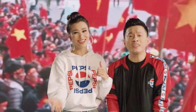 Lam Trường kho&aacute;c &aacute;o mới cho MV 15 năm tuổi Kh&aacute;t khao hơn - Ảnh 2.