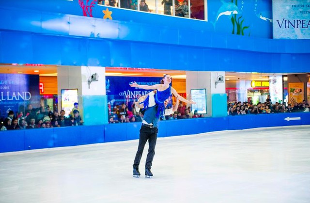 Trải nghiệm trượt băng trên nền âm nhạc EDM tại sân băng lớn nhất Việt Nam cùng “EDM Party with Toby” - Ảnh 4.