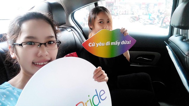 Grab phủ màu lục sắc khắp mạng xã hội hưởng ứng ngày hội của cộng đồng LGBTIQ - Ảnh 1.