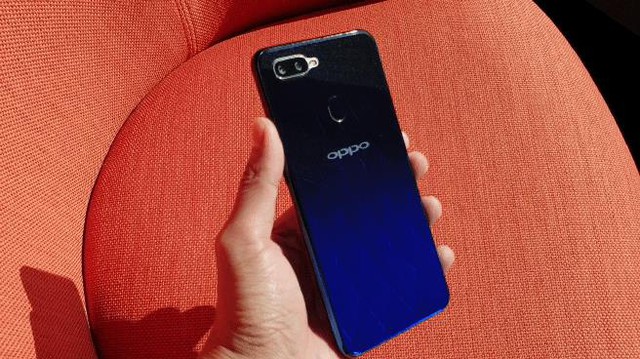 Điện thoại OPPO F9 kh&eacute;o lấy l&ograve;ng bạn trẻ với thiết kế đậm chất thời trang - Ảnh 2.