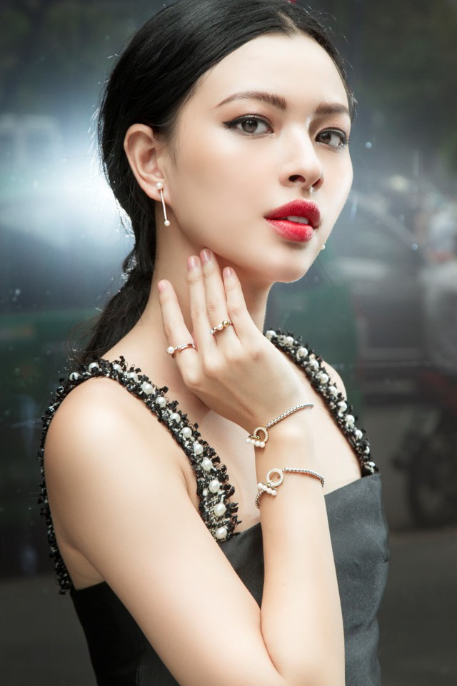 Học T&uacute; Hảo The Face biến h&oacute;a s&agrave;nh điệu với trang sức chỉ từ 249k - Ảnh 1.