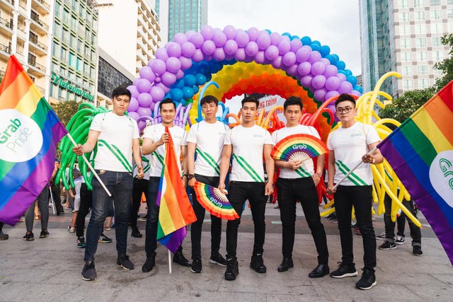 VietPride Sài Gòn 2018: Ngày rực rỡ và tự hào của cộng đồng LGBTI+ - Ảnh 23.