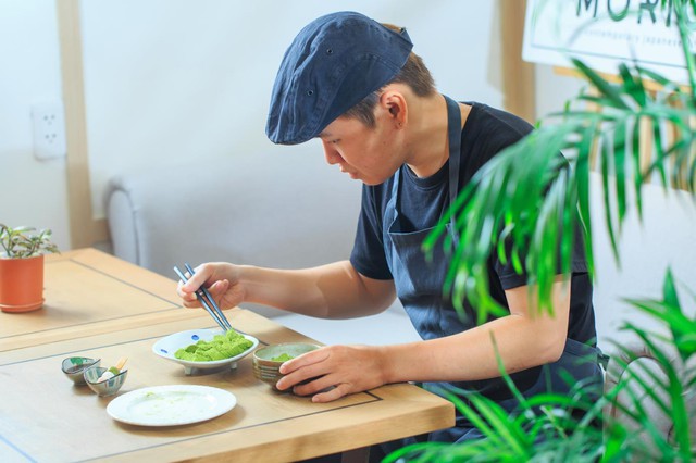 Hội chợ &ldquo;thi&ecirc;n đường tr&aacute;ng miệng&rdquo; Nhật Bản khiến 500 anh em đội mưa, h&aacute;o hức xếp h&agrave;ng - Ảnh 5.