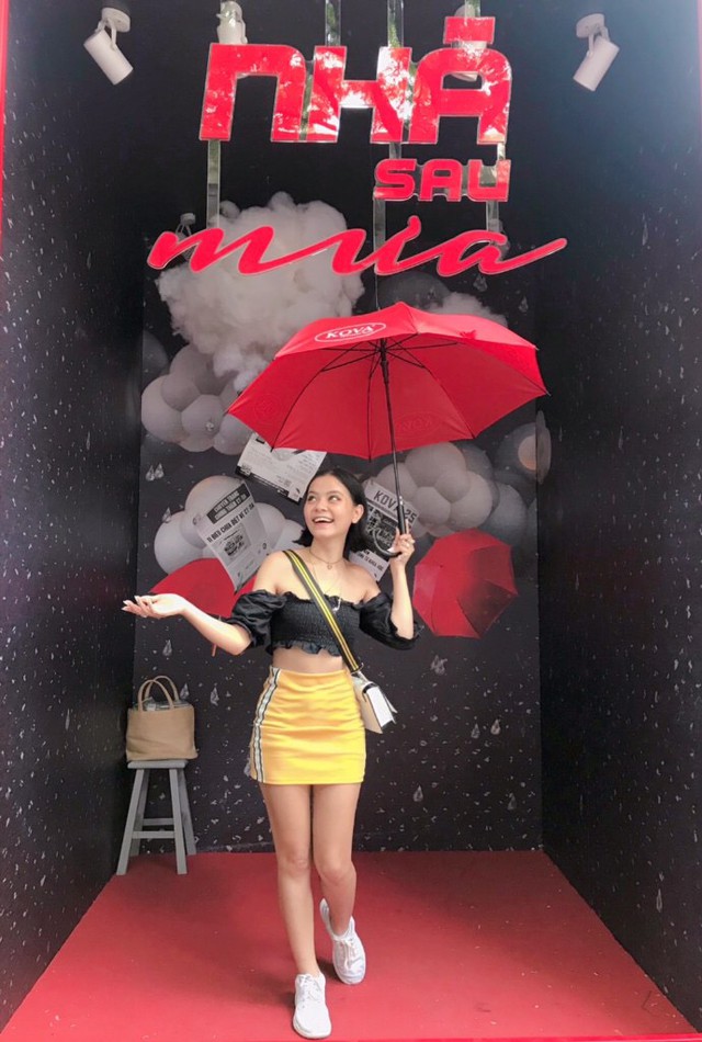 Giới trẻ S&agrave;i G&ograve;n rộn r&agrave;ng check-in đường d&ugrave; đỏ rực giữa l&ograve;ng th&agrave;nh phố - Ảnh 7.