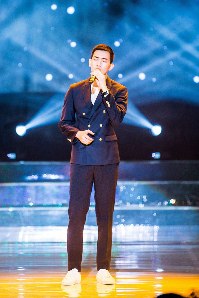 Xem lại trọn vẹn màn debut được khen ngợi của Võ Cảnh trên sân khấu Hàn Quốc - Ảnh 6.