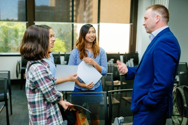 Hội thảo &ldquo;Ng&agrave;nh nghề hot - Học bổng cao&rdquo; của Kent Institute Australia v&agrave; IDP Việt Nam - Ảnh 1.