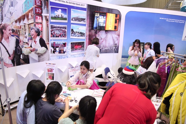 Giới trẻ Sài thành check in khắp Hàn Quốc ngay tại hội chợ ITE - Ảnh 4.