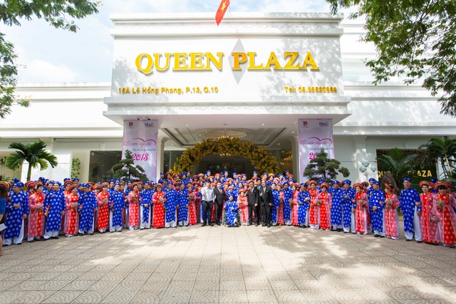 Ngày Quốc khánh ý nghĩa của 100 cặp đôi tại Queen Plaza - Ảnh 1.