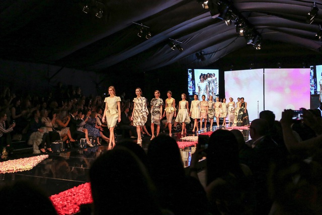 Phương My vinh dự là NTK Việt Nam đầu tiên mở màn Vancouver Fashion Week tại Canada - Ảnh 8.