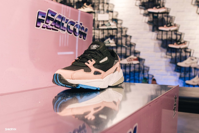 Truy tìm đôi giày hot nhất tháng 9 của adidas Originals – FALCON W - Ảnh 5.