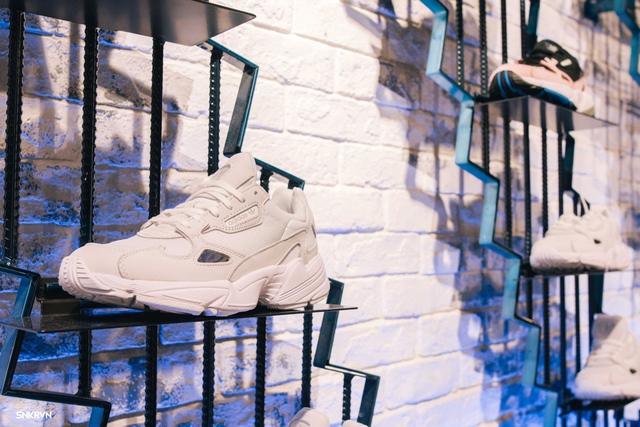 Truy tìm đôi giày hot nhất tháng 9 của adidas Originals – FALCON W - Ảnh 7.