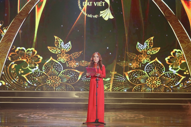 Đặng Gia Bena tỏa sáng cùng những người đẹp trong cuộc thi Nữ hoàng doanh nhân Đất Việt 2018 - Ảnh 4.