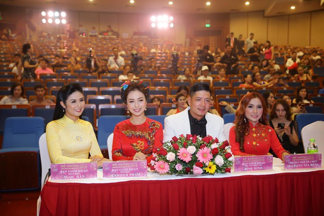 Đặng Gia Bena tỏa sáng cùng những người đẹp trong cuộc thi Nữ hoàng doanh nhân Đất Việt 2018 - Ảnh 5.