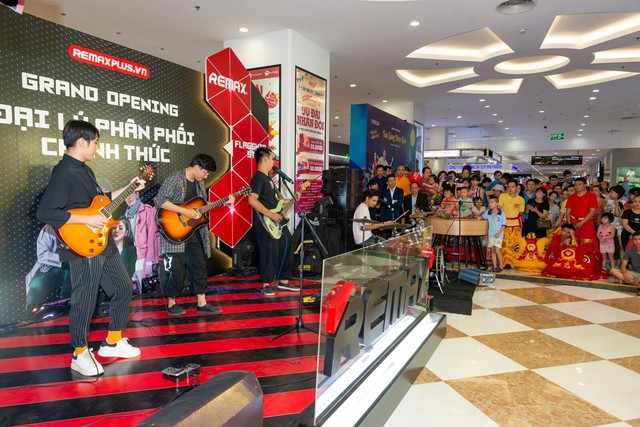 Kh&aacute;m ph&aacute; ngay thi&ecirc;n đường phụ kiện c&ocirc;ng nghệ mới tại H&agrave; Nội - Ảnh 1.