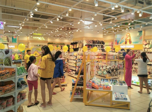 LOOKKOOL – Chuỗi cửa hàng khiến giới trẻ mê mẩn với không gian hiện đại - Ảnh 7.