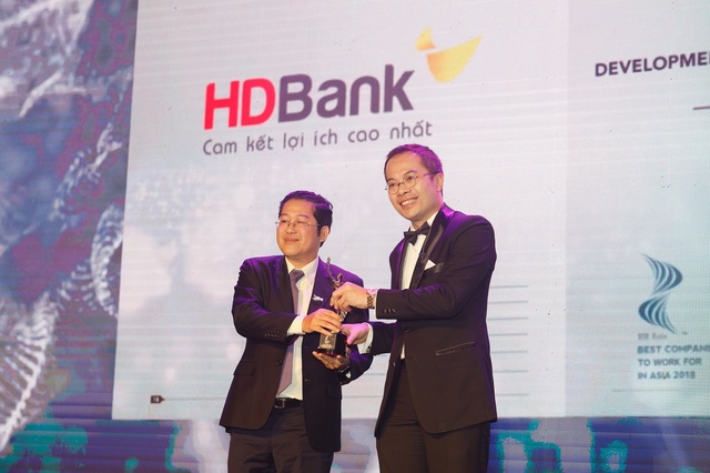 HDBank được bình chọn là nơi làm việc tốt nhất châu Á năm 2018 - Ảnh 2.