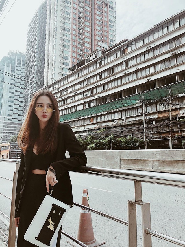 Giải m&atilde; chiếc clutch độc đ&aacute;o đang được nhiều sao Việt sủng &aacute;i - Ảnh 3.