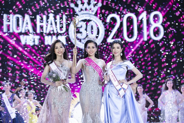 Top 3 Hoa hậu Việt Nam 2018 hội ngộ tại Lễ hội Mặt trời mọc - Ảnh 1.