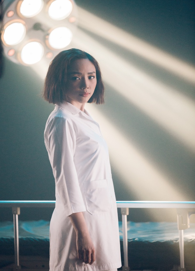 Cán mốc triệu view, Tóc Tiên “nổi loạn” cùng loạt hot face trong MV mới - Ảnh 2.