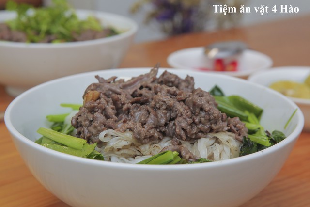 Phở v&agrave; b&uacute;n b&ograve; Nam Bộ: 2&nbsp;m&oacute;n ngon nức tiếng được CNN khuy&ecirc;n n&ecirc;n thử khi đến Việt Nam - Ảnh 2.