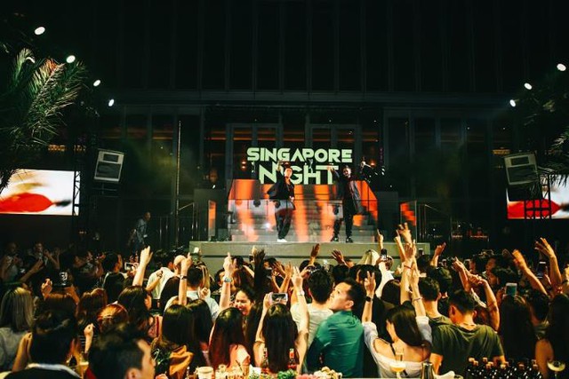 Singapore Night: Đại tiệc âm nhạc dành cho nhóm người thích giao lưu - Ảnh 4.
