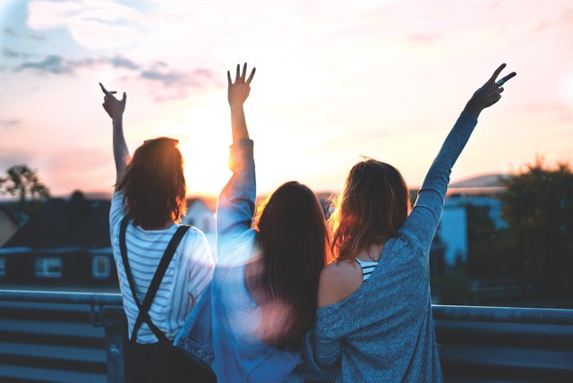 Khi gi&oacute; m&ugrave;a về, đừng than thở v&igrave; sao vẫn FA, cuộc sống n&agrave;y c&ograve;n nhiều niềm vui m&agrave; - Ảnh 3.