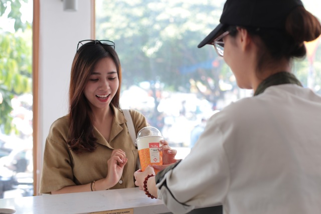 Sau gần 1 năm ra mắt, Ten Ren chính thức cán mốc 20 cửa hàng tại Việt Nam - Ảnh 2.