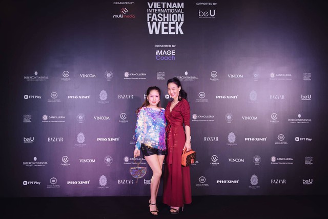 Ekip của chuyên gia trang điểm nổi tiếng Tina Lê tiếp tục đồng hành cùng VIFW Thu – Đông 2018 - Ảnh 9.