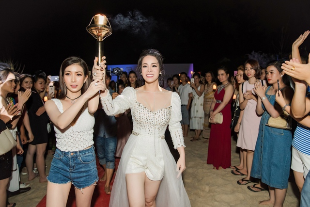 Nhật Kim Anh mạnh tay chi tiền tỉ cho sự kiện tri &acirc;n kh&aacute;ch h&agrave;ng sau 9 th&aacute;ng ra mắt thương hiệu mỹ phẩm ri&ecirc;ng - Ảnh 12.