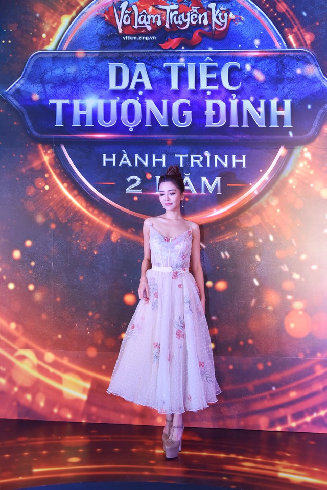 Bích Phương dịu dàng “đọ sắc” cùng Top 10 Miss Võ Lâm Truyền Kỳ Mobile - Ảnh 1.