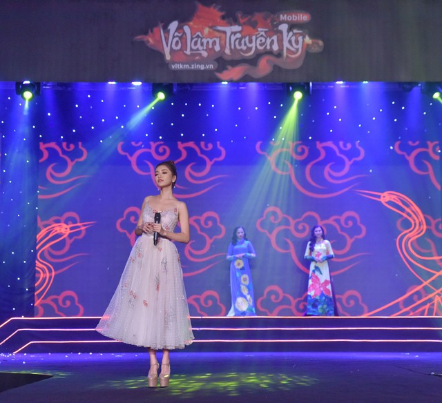 B&iacute;ch Phương dịu d&agrave;ng &ldquo;đọ sắc&rdquo; c&ugrave;ng Top 10 Miss V&otilde; L&acirc;m Truyền Kỳ Mobile - Ảnh 3.