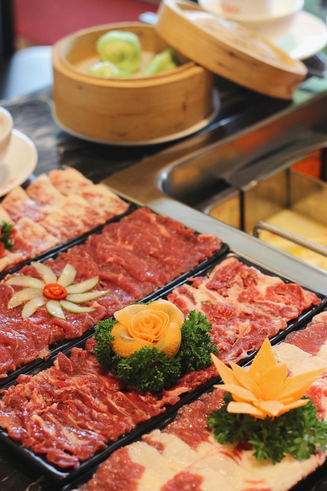 “Thị tẩm” hương vị ẩm thực Trung Hoa trong nồi lẩu thang máy đang gây sốt khắp Thủ đô - Ảnh 2.
