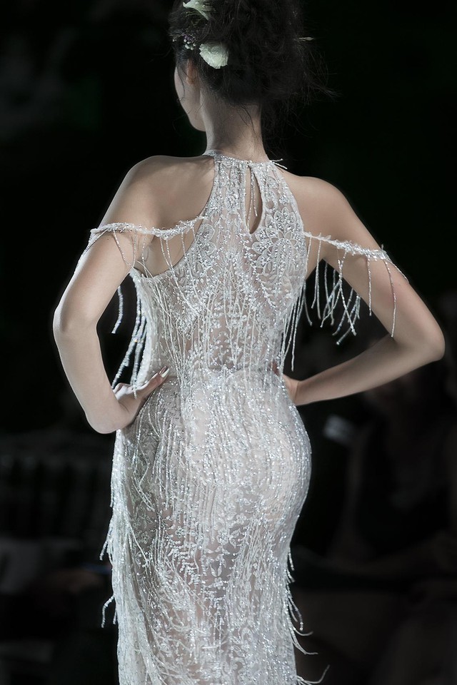 Hàng loạt mẫu váy cưới đẹp tựa cổ tích đã được ra mắt vào tối qua tại Jardin de Calla Show 2018 - Ảnh 6.