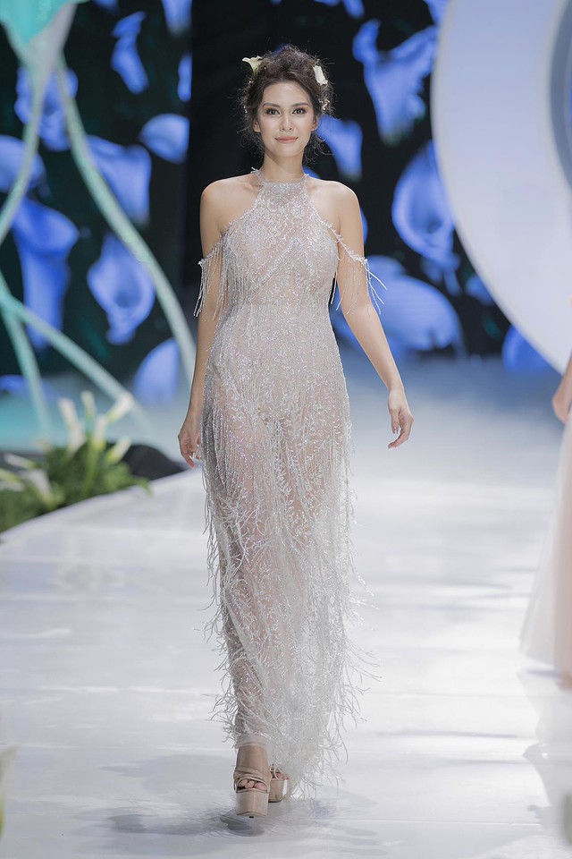 Đỗ Mỹ Linh, Lam Cúc và Hoa hậu Trái đất Angelina Ong tỏa sáng với váy cưới của Jardin de Calla trong vai trò vedette - Ảnh 6.