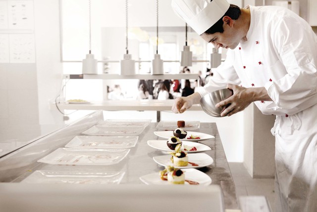 Du học Thụy Sĩ: Nâng tầm ẩm thực thành nghệ thuật tại Culinary Arts Academy - Ảnh 1.