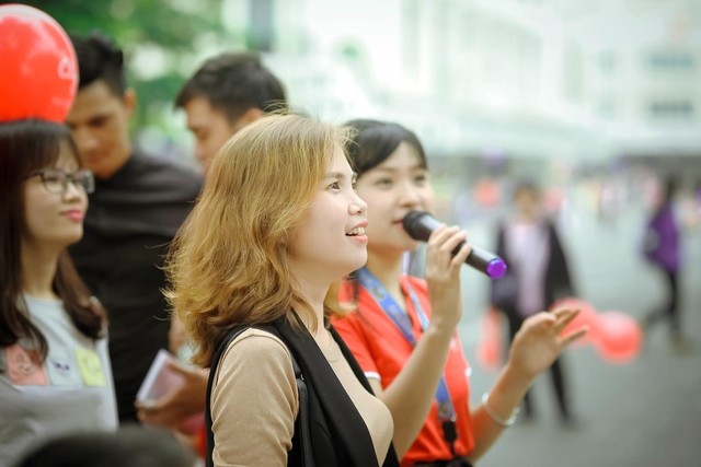 Hơn 2.000 người tham gia sự kiện &ldquo;Chụp h&oacute;a đơn - Nhận ho&agrave;n tiền&rdquo; của Clingme tr&ecirc;n phố đi bộ - Ảnh 5.