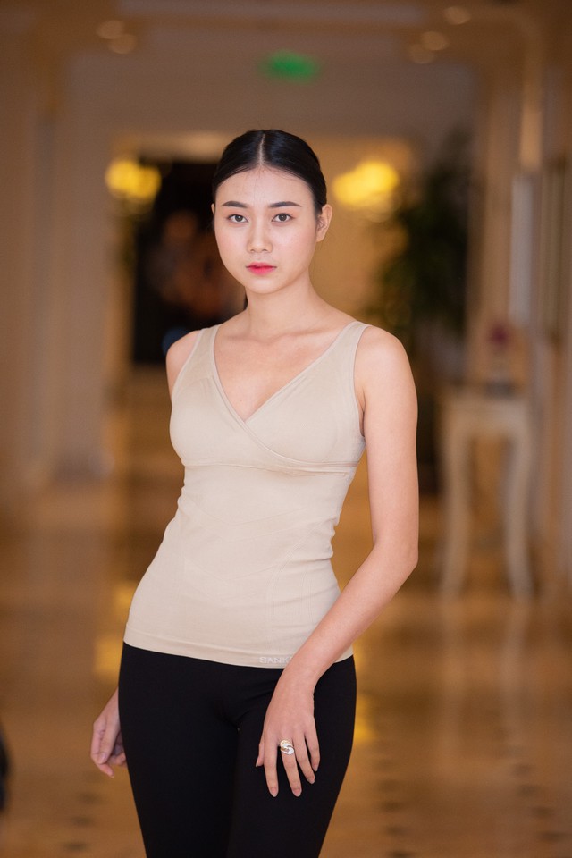 Ấn tượng với bộ sưu tập thời trang của Sankom Thụy Sĩ - Ảnh 7.