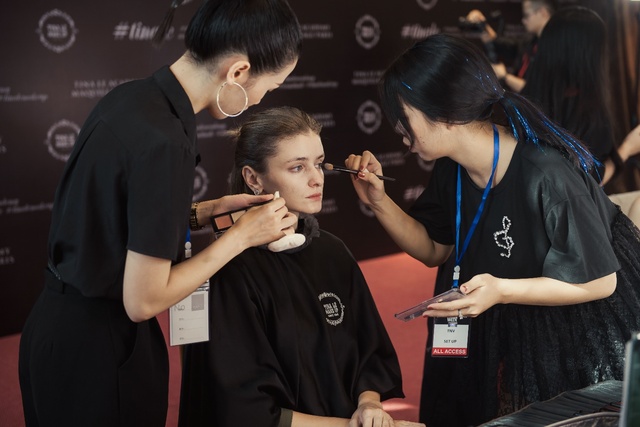Đội ngũ nhân viên Tina Lê thể hiện tài năng tại “Vietnam International  Fashion Week 2018” - Ảnh 2.