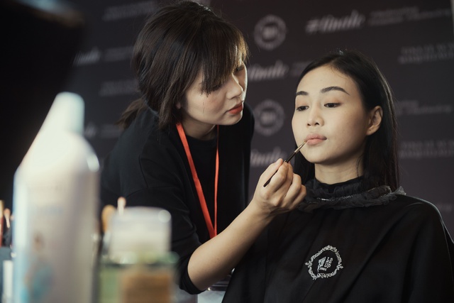 Đội ngũ nhân viên Tina Lê thể hiện tài năng tại “Vietnam International  Fashion Week 2018” - Ảnh 6.