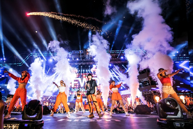 FWD Music Fest th&agrave;nh c&ocirc;ng mỹ m&atilde;n trong sự reo h&ograve; của 20.000 kh&aacute;n giả - Ảnh 6.