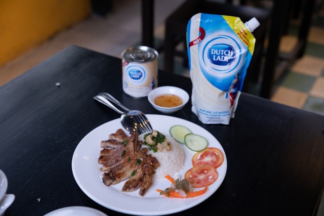 Bị hỏi 1001 lần c&ocirc;ng thức,&nbsp;chủ qu&aacute;n sườn nướng đ&aacute;p trả với bảng th&ocirc;ng b&aacute;o bất ngờ - Ảnh 4.